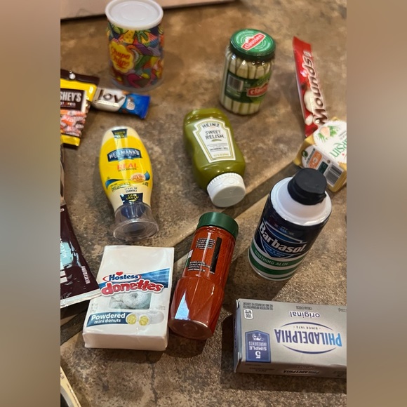 Mini Brands convenience Store & More - Picture 3 of 5